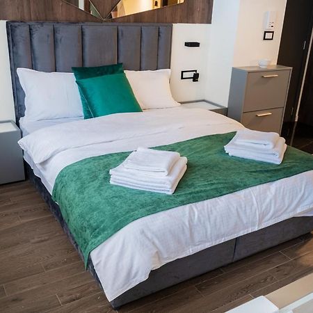 9 Nine - Luxury Apartments & Suites Belgrad Exteriör bild