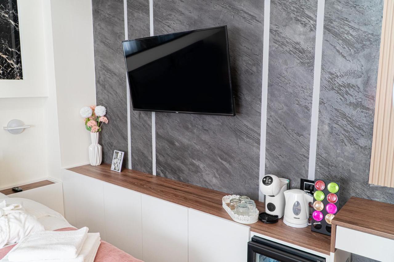 9 Nine - Luxury Apartments & Suites Belgrad Exteriör bild