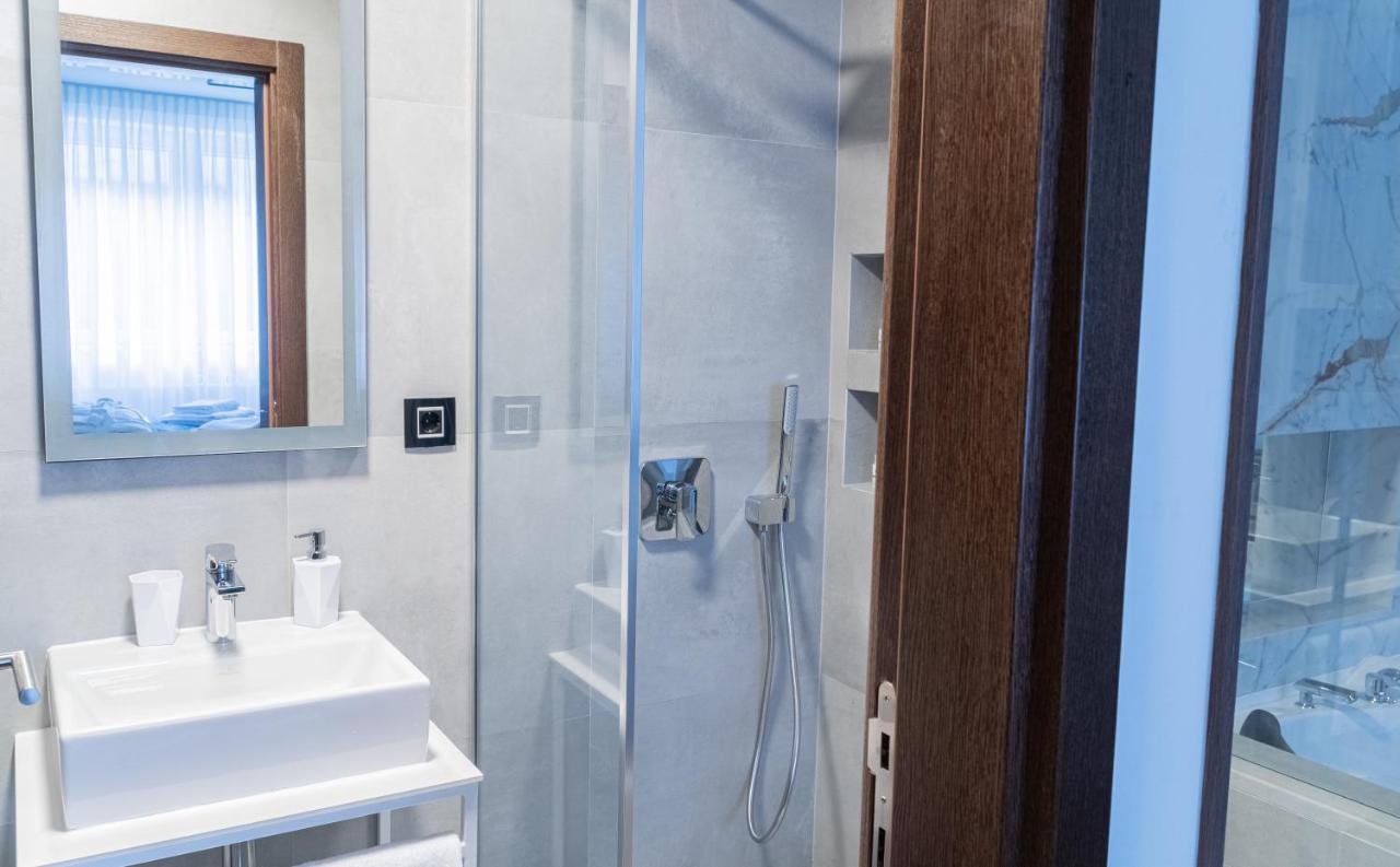 9 Nine - Luxury Apartments & Suites Belgrad Exteriör bild
