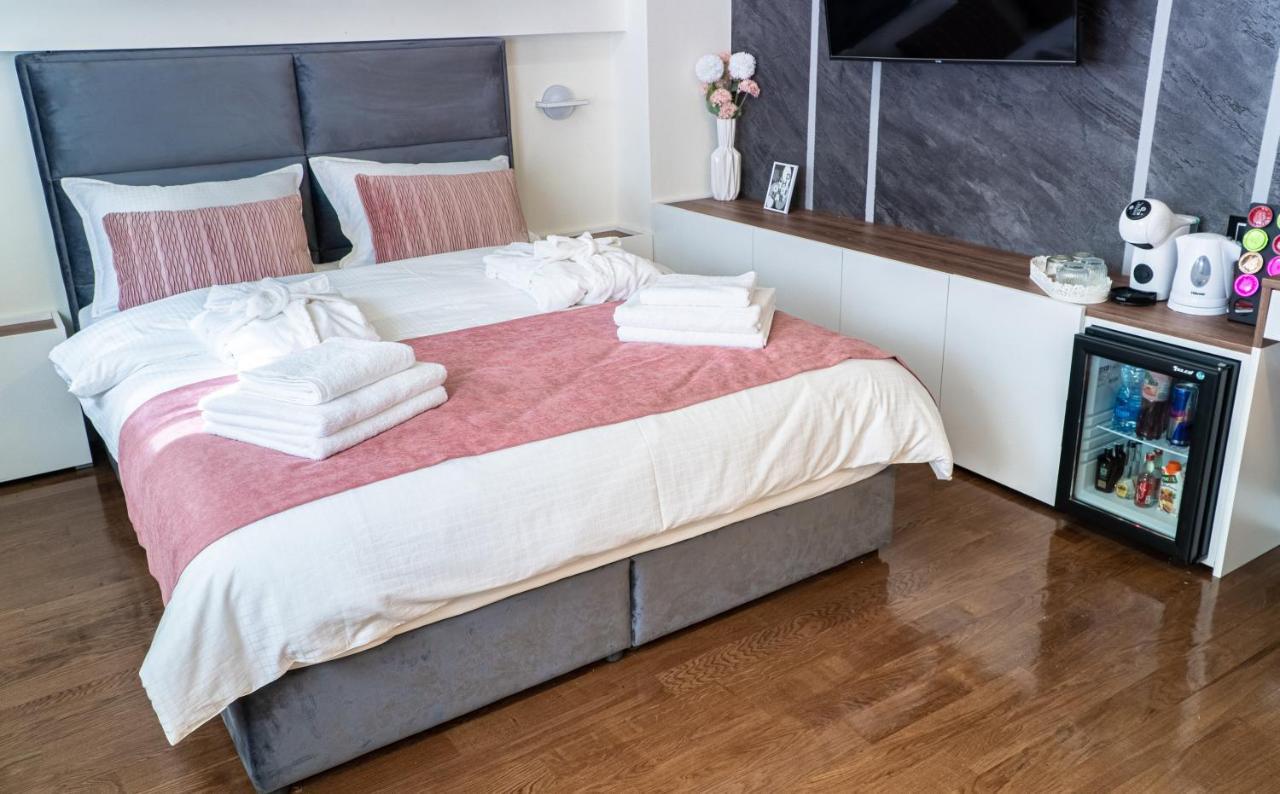 9 Nine - Luxury Apartments & Suites Belgrad Exteriör bild